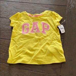 Gap tshirt